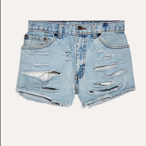 ARITZIA DENIM SHORTS - Picture 3 of 3